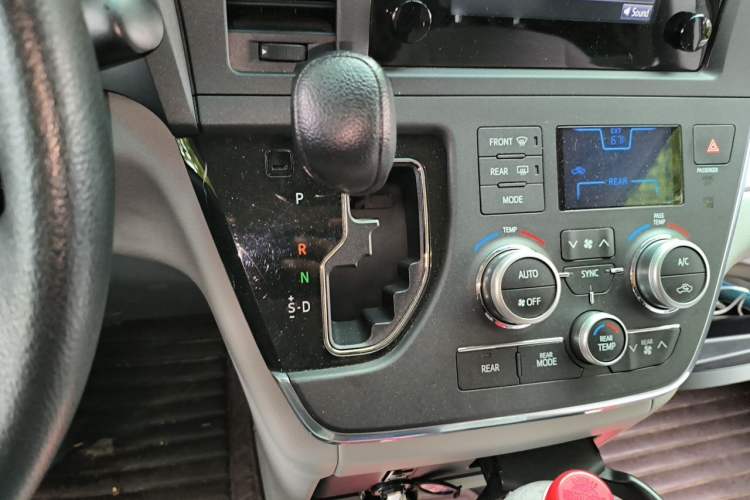 Used Toyota SIENNA  Gear Lever