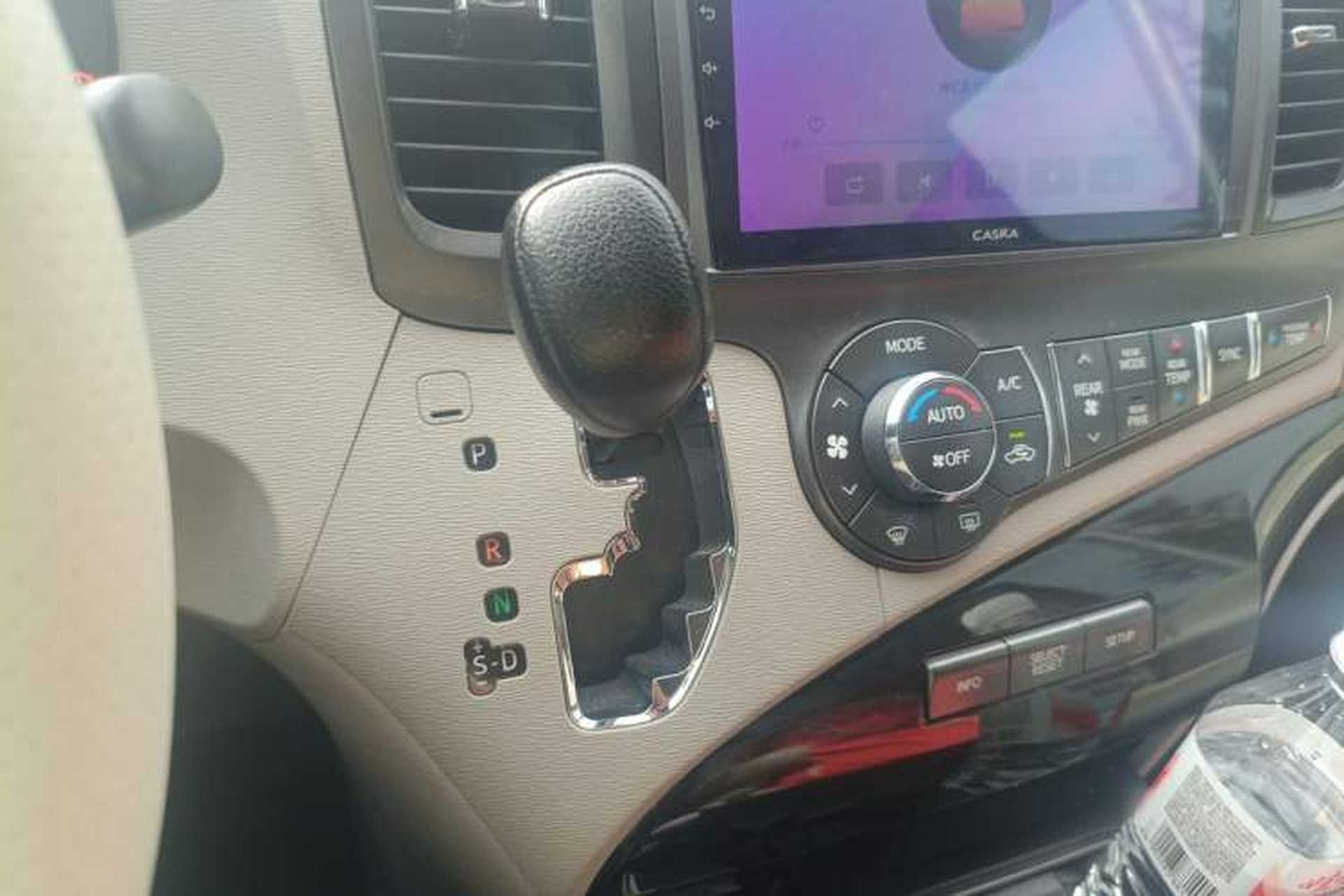 Used Toyota SIENNA  Gear Lever
