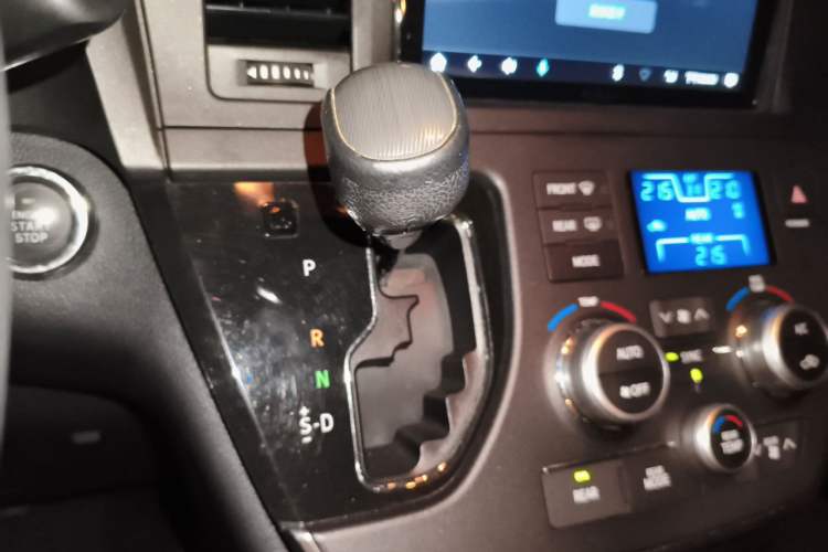 Used Toyota SIENNA  Gear Lever