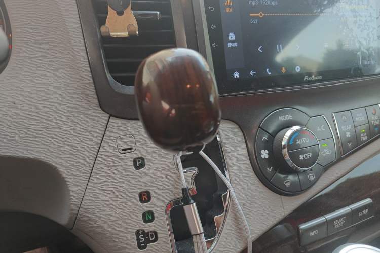 Used Toyota SIENNA  Gear Lever