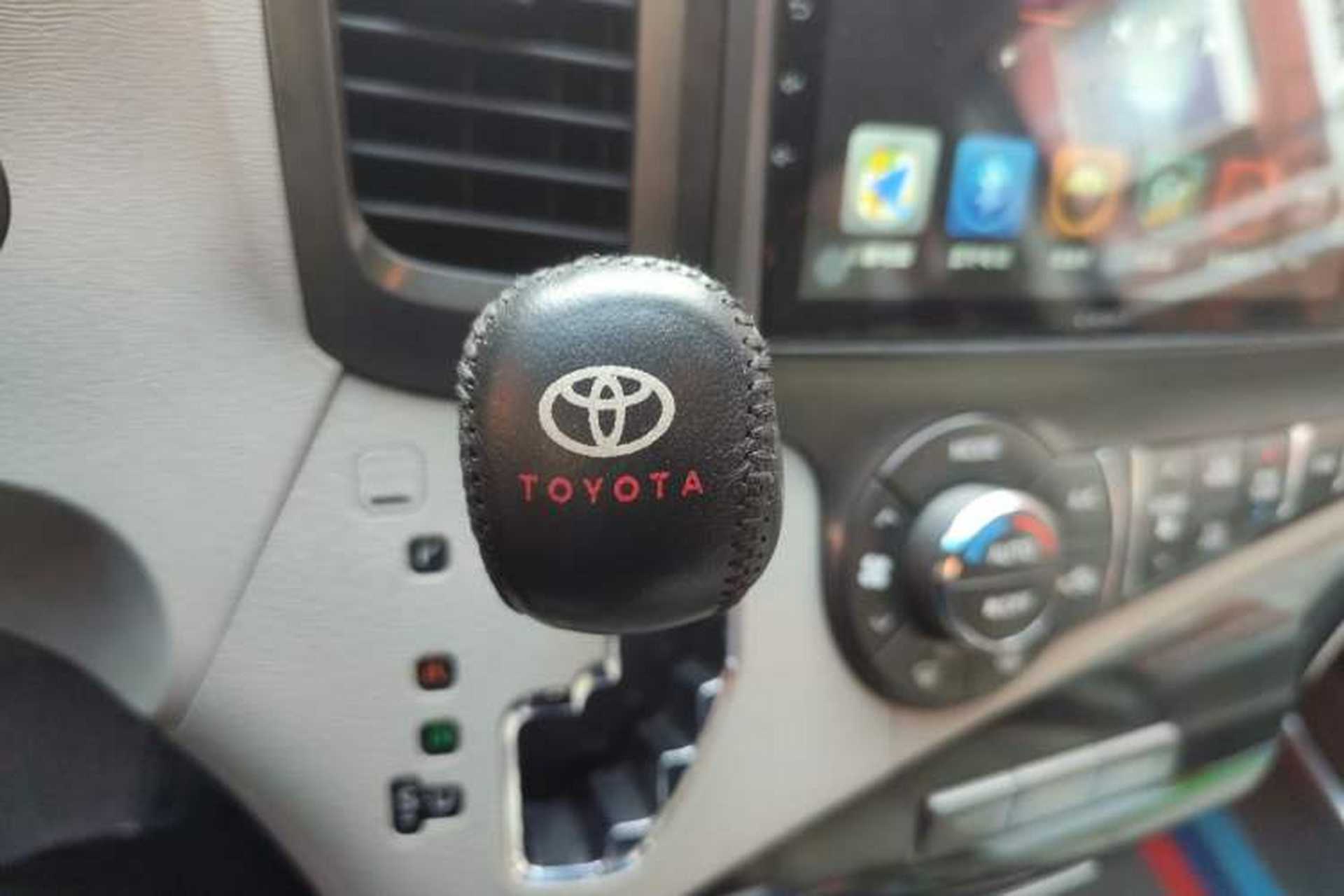 Used Toyota SIENNA  Gear Lever