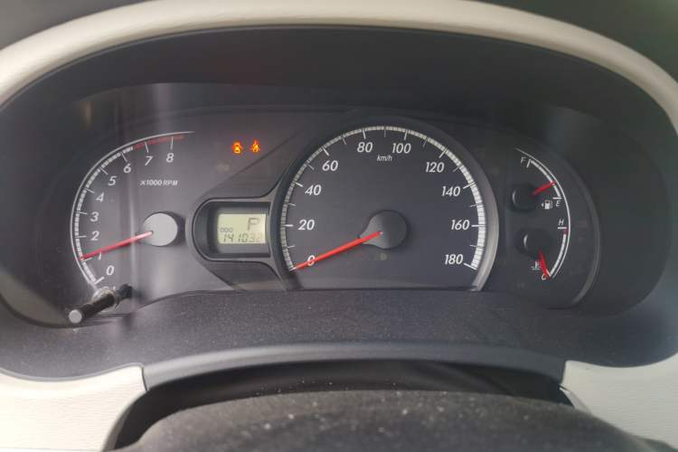 Used Toyota SIENNA 2014 3.5L Sienna LE Two-Wheel-Drive Version Instrument Cluster