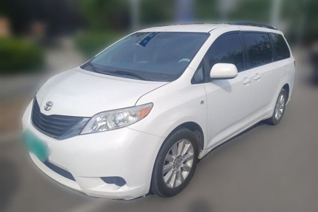 Used Toyota SIENNA 