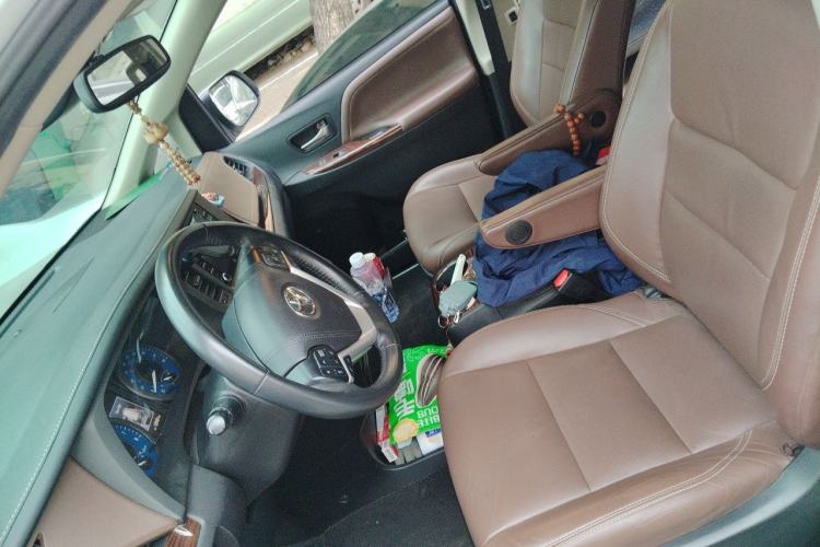 Used Toyota SIENNA 2014 3.5L Sienna Limited 4x4 Edition Left Front Seat