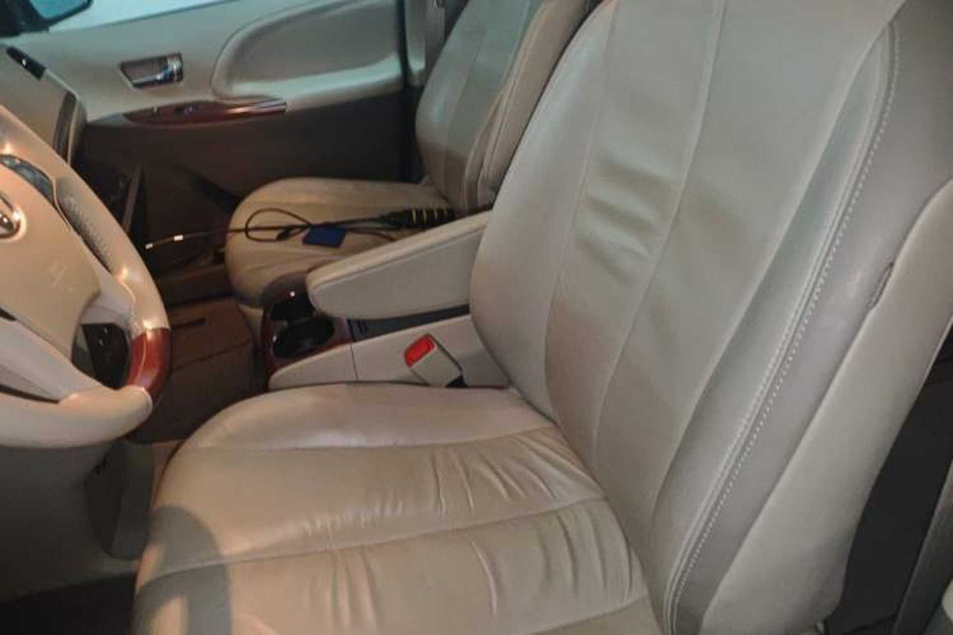 Used Toyota SIENNA  Left Front Seat