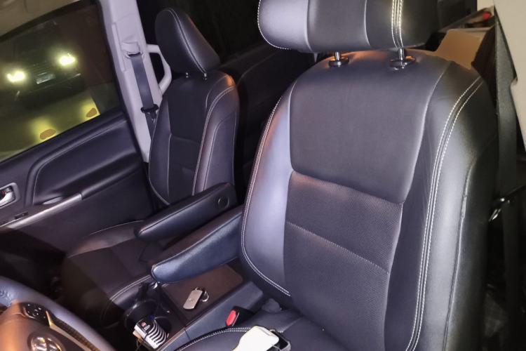 Used Toyota SIENNA  Left Front Seat