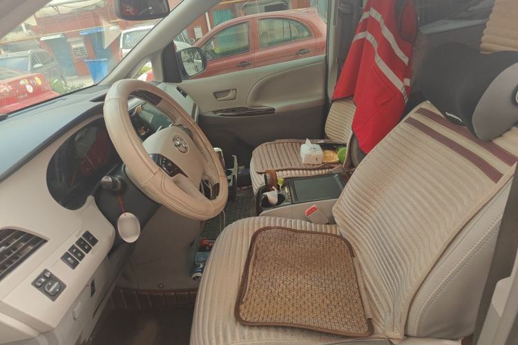 Used Toyota SIENNA  Left Front Seat