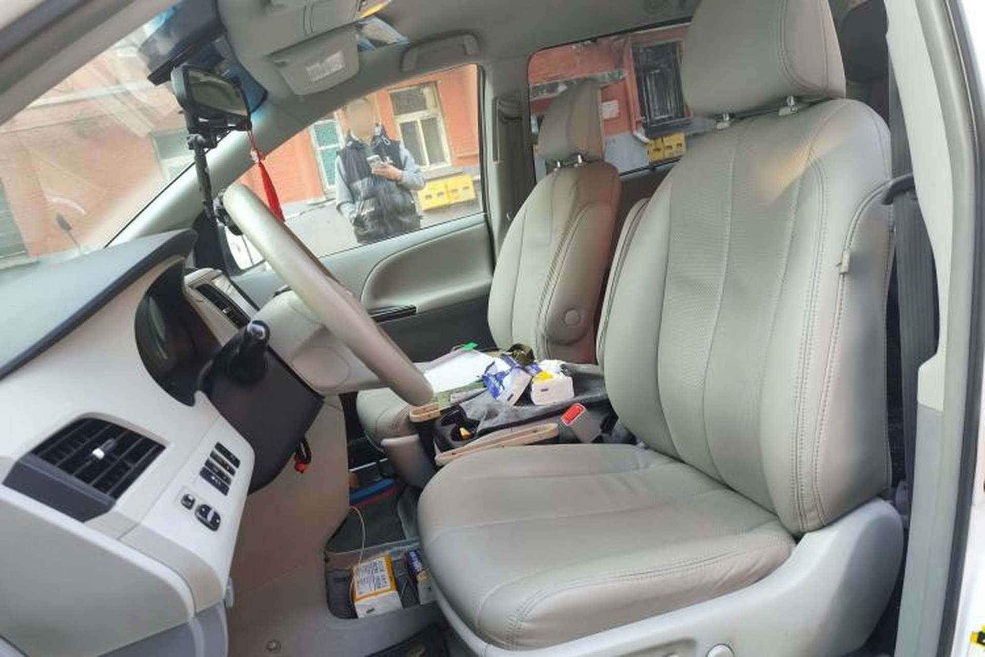 Used Toyota SIENNA  Left Front Seat
