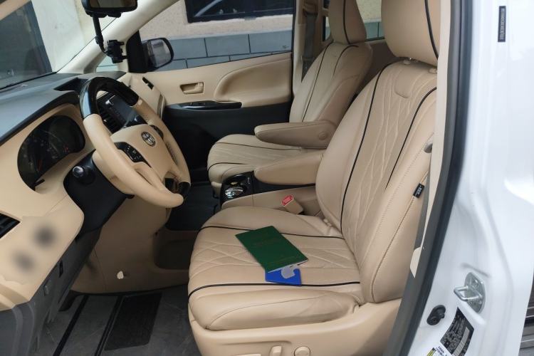 Used Toyota SIENNA  Left Front Seat