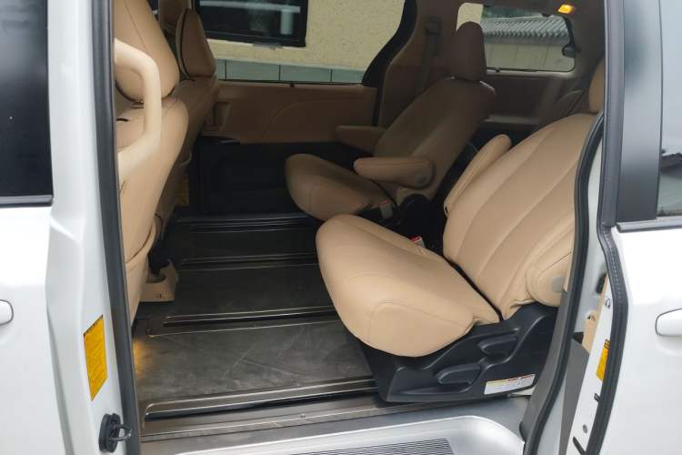 Used Toyota SIENNA  Left Rear Seat