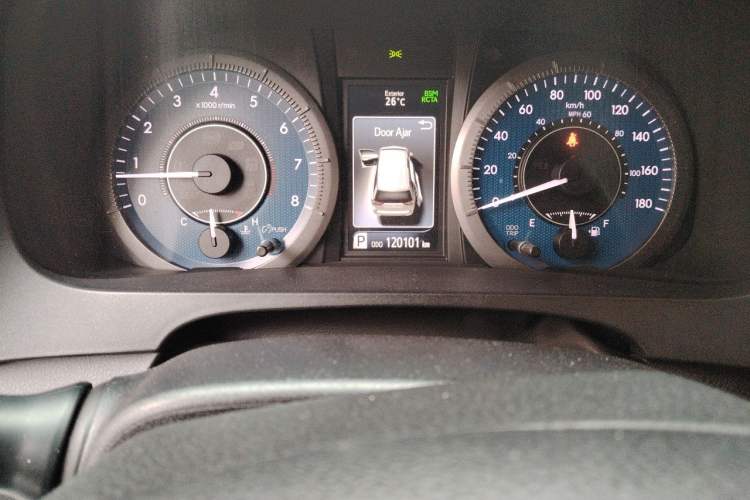 Used Toyota SIENNA 2014 3.5L Sienna Limited 4x4 Edition Odometer Close Up