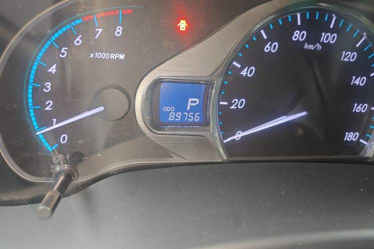 Used Toyota SIENNA 2014 3.5L Four-Wheel Drive LE U.S. Specification Odometer Close Up