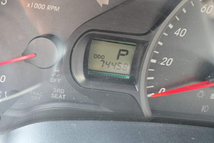 Used Toyota SIENNA  Odometer Close Up