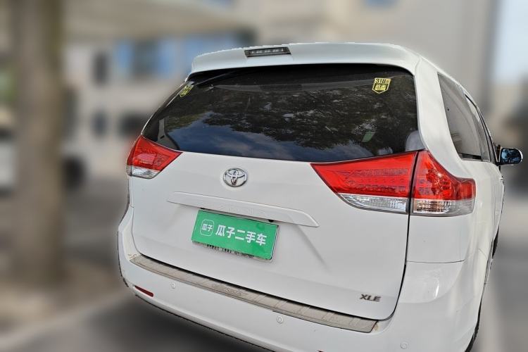 Used Toyota SIENNA  Rear
