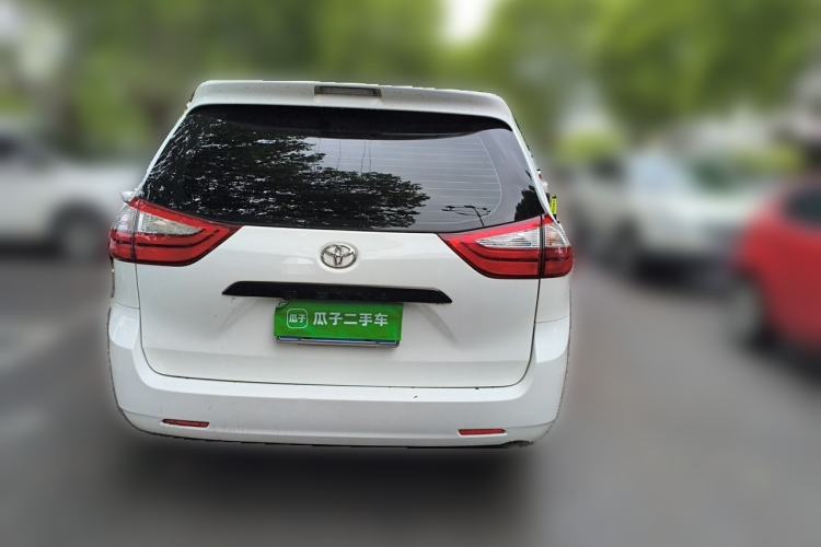 Used Toyota SIENNA  Rear