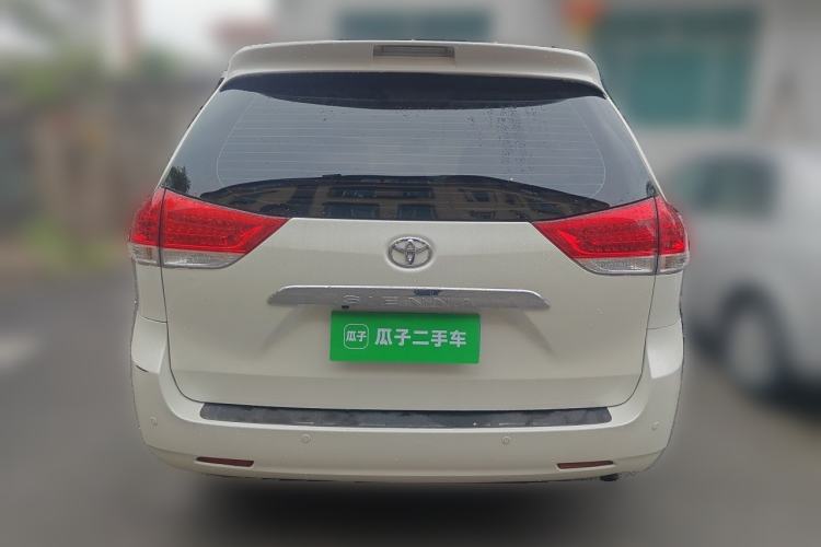 Used Toyota SIENNA 2014 3.5L Four-Wheel Drive LE U.S. Specification Rear
