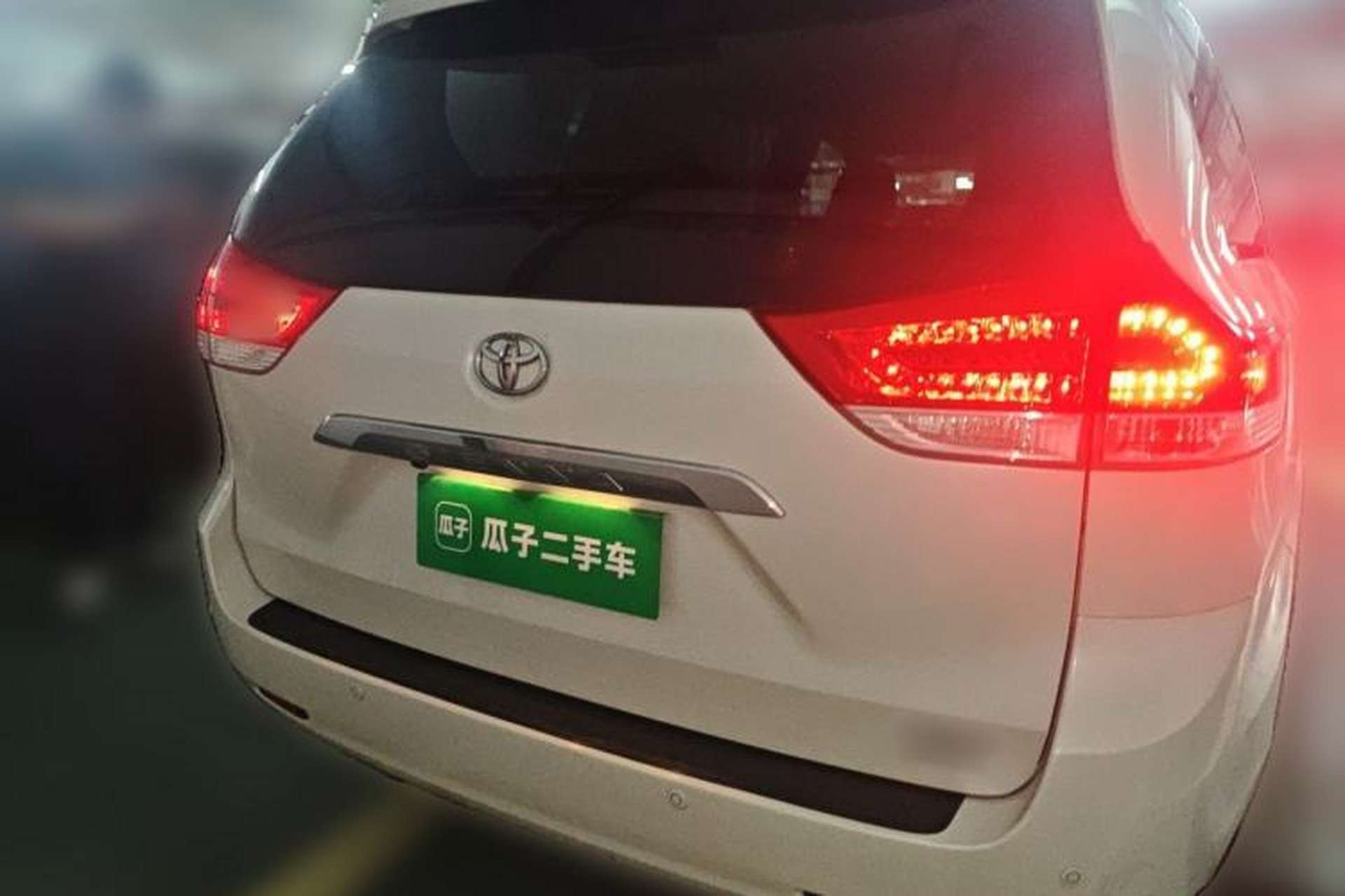 Used Toyota SIENNA  Rear
