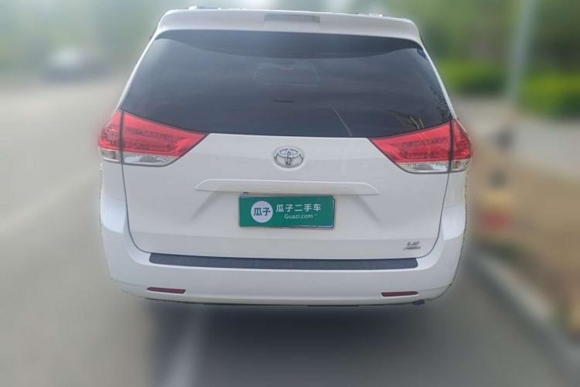 Used Toyota SIENNA  Rear
