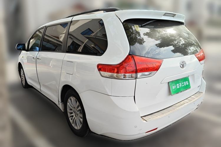 Used Toyota SIENNA  Rear Left 45 Deg