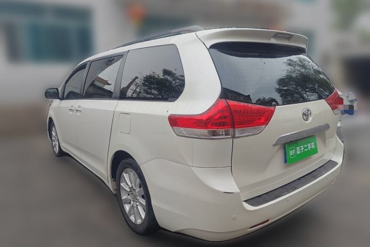 Used Toyota SIENNA 2014 3.5L Four-Wheel Drive LE U.S. Specification Rear Left 45 Deg