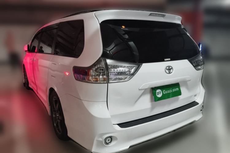 Used Toyota SIENNA  Rear Left 45 Deg