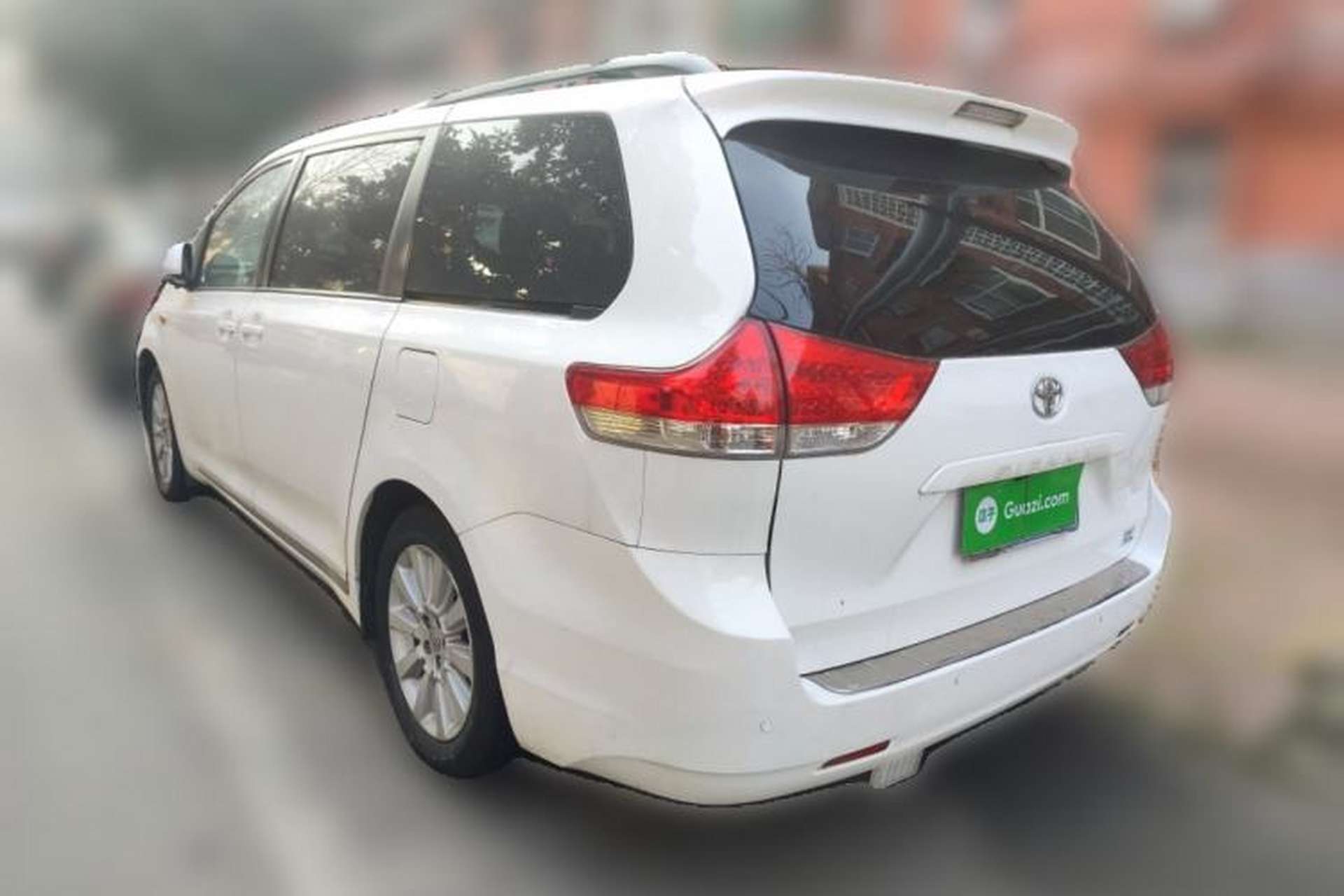 Used Toyota SIENNA  Rear Left 45 Deg