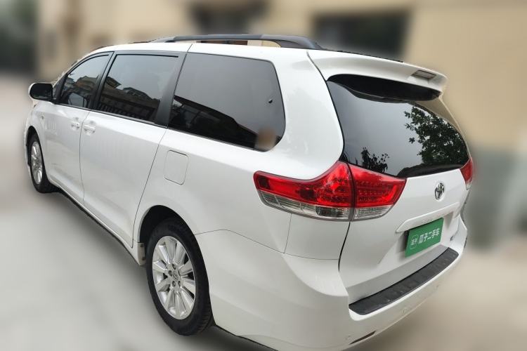 Used Toyota SIENNA  Rear Left 45 Deg