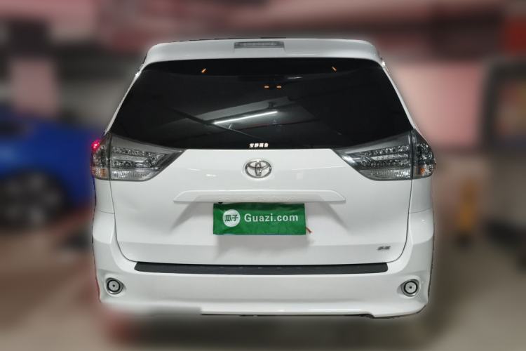 Used Toyota SIENNA  Rear