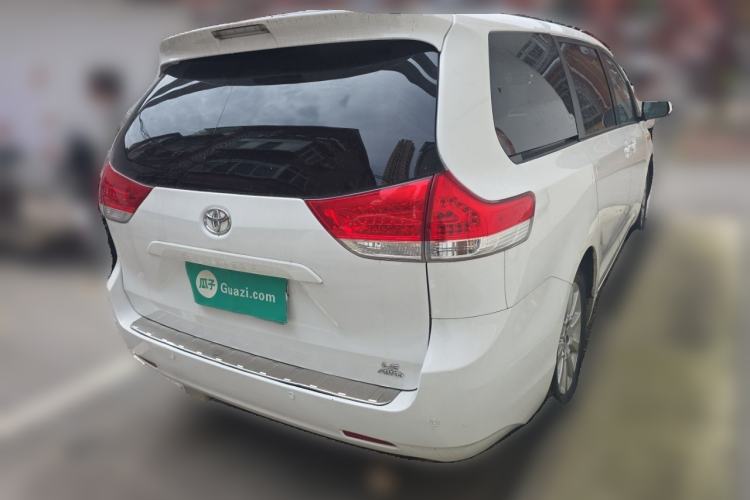 Used Toyota SIENNA  Rear Right 45 Deg