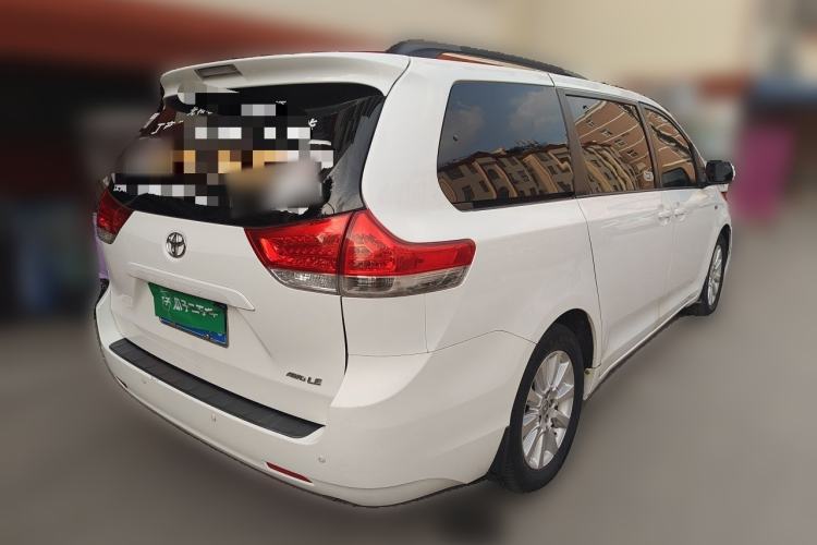 Used Toyota SIENNA  Rear Right 45 Deg