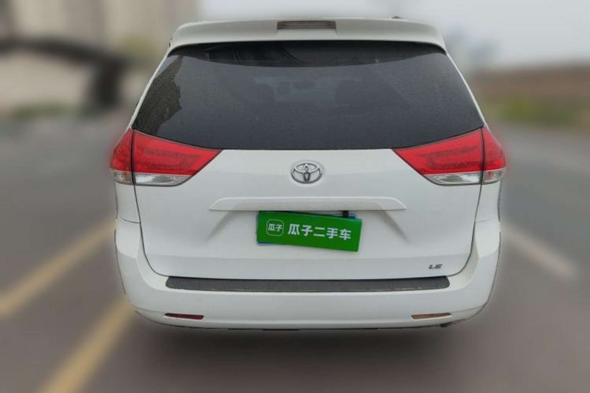 Used Toyota SIENNA  Rear