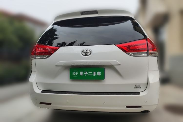 Used Toyota SIENNA  Rear