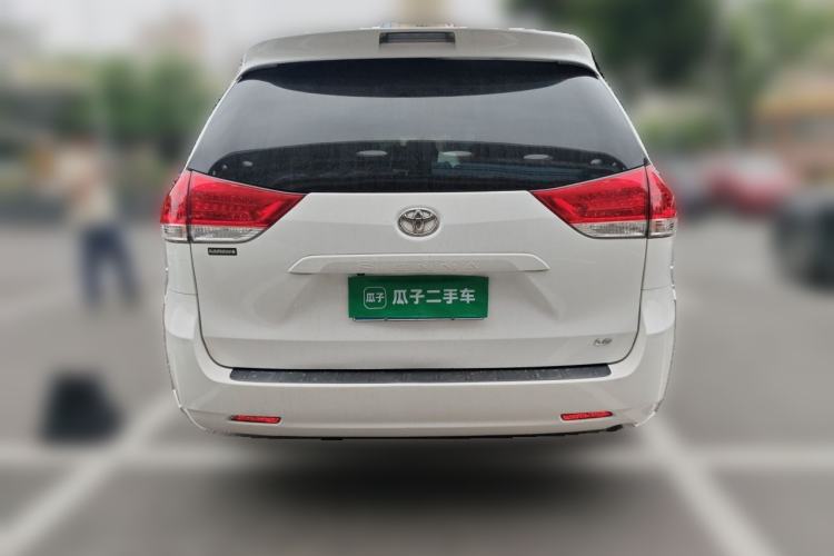 Used Toyota SIENNA 2014 3.5L Sienna LE Two-Wheel-Drive Version Rear