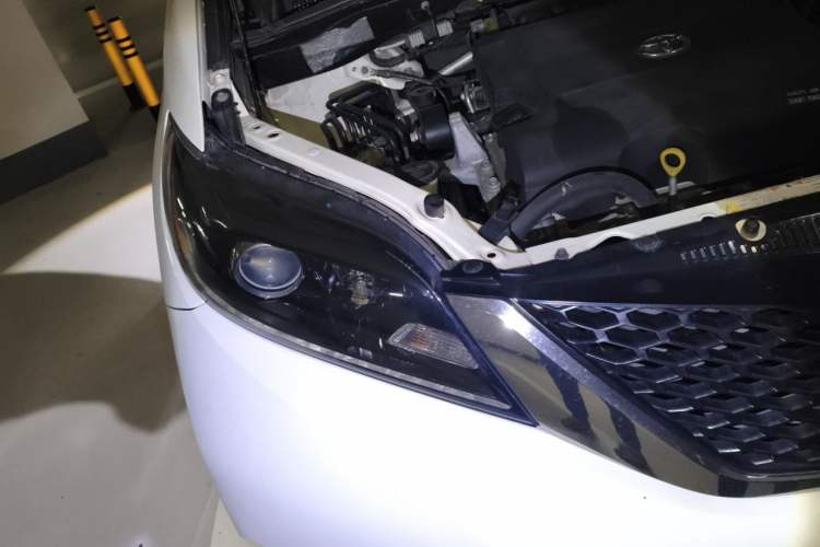 Used Toyota SIENNA  Right Front Headlight