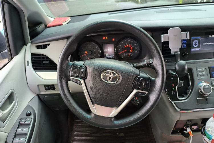 Used Toyota SIENNA  Steering Wheel