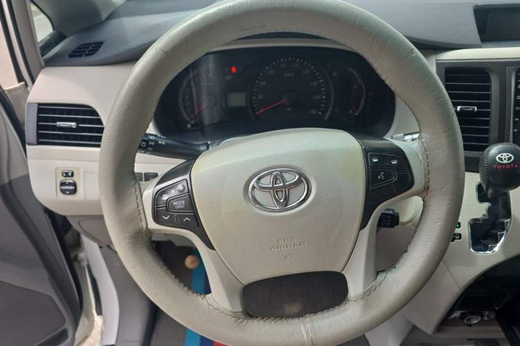 Used Toyota SIENNA  Steering Wheel