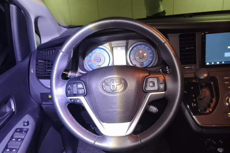 Used Toyota SIENNA  Steering Wheel