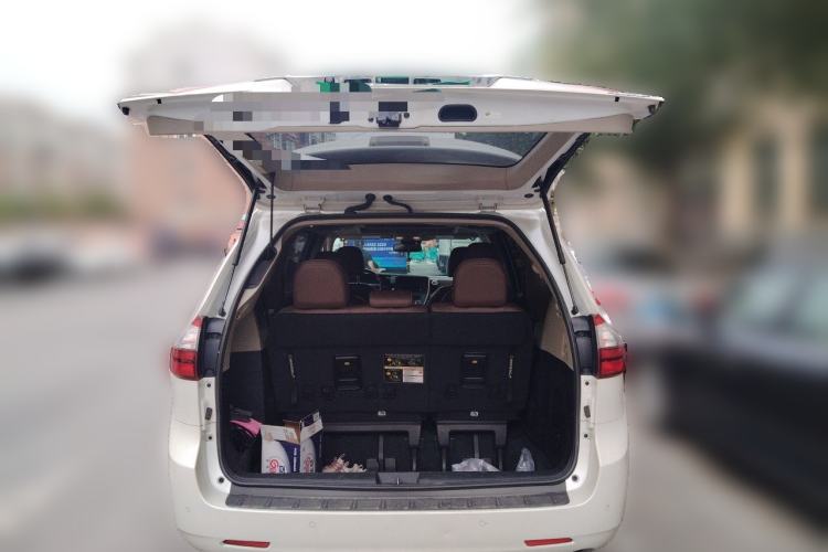 Used Toyota SIENNA 2014 3.5L Sienna Limited 4x4 Edition Trunk