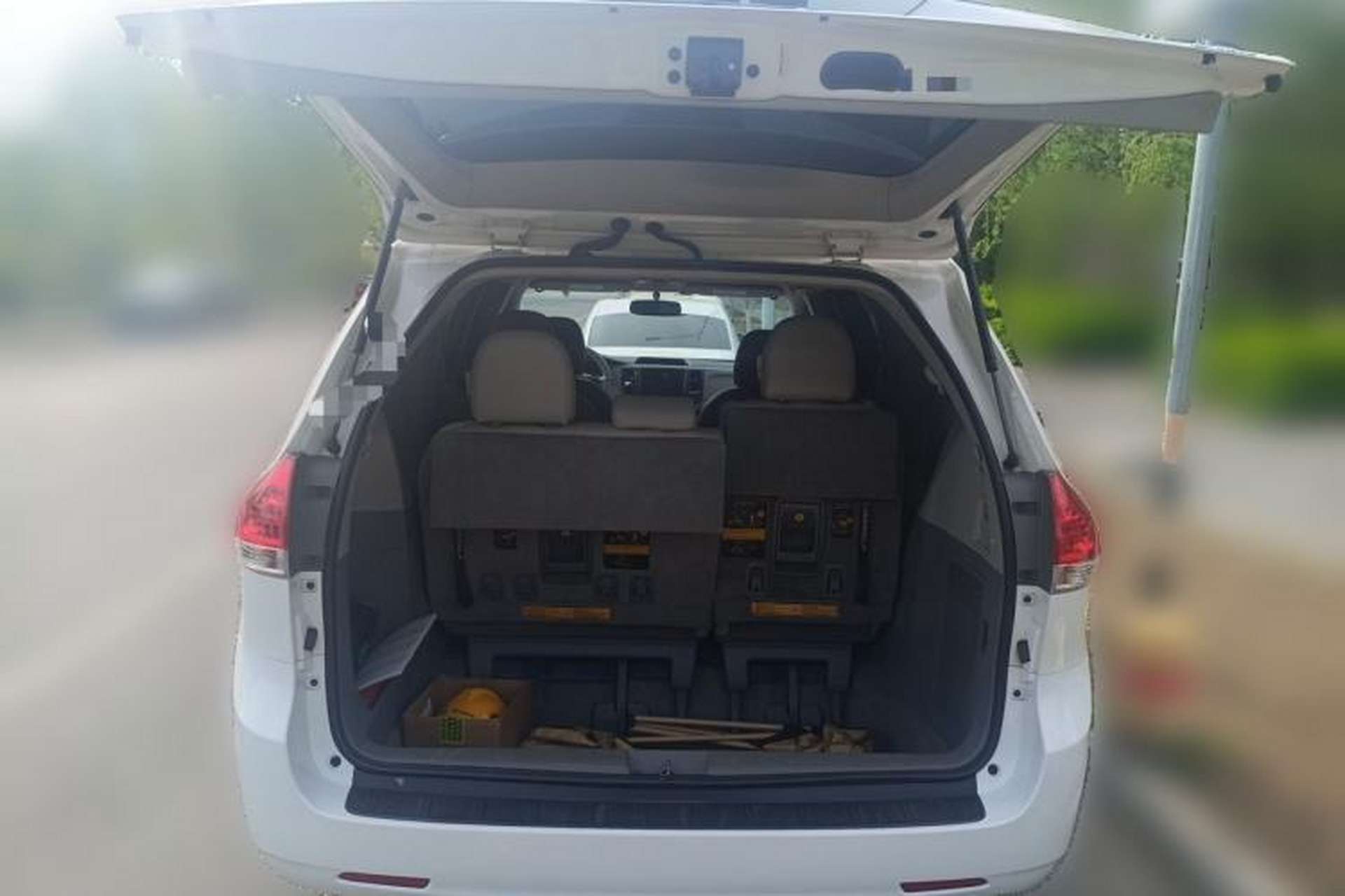 Used Toyota SIENNA  Trunk