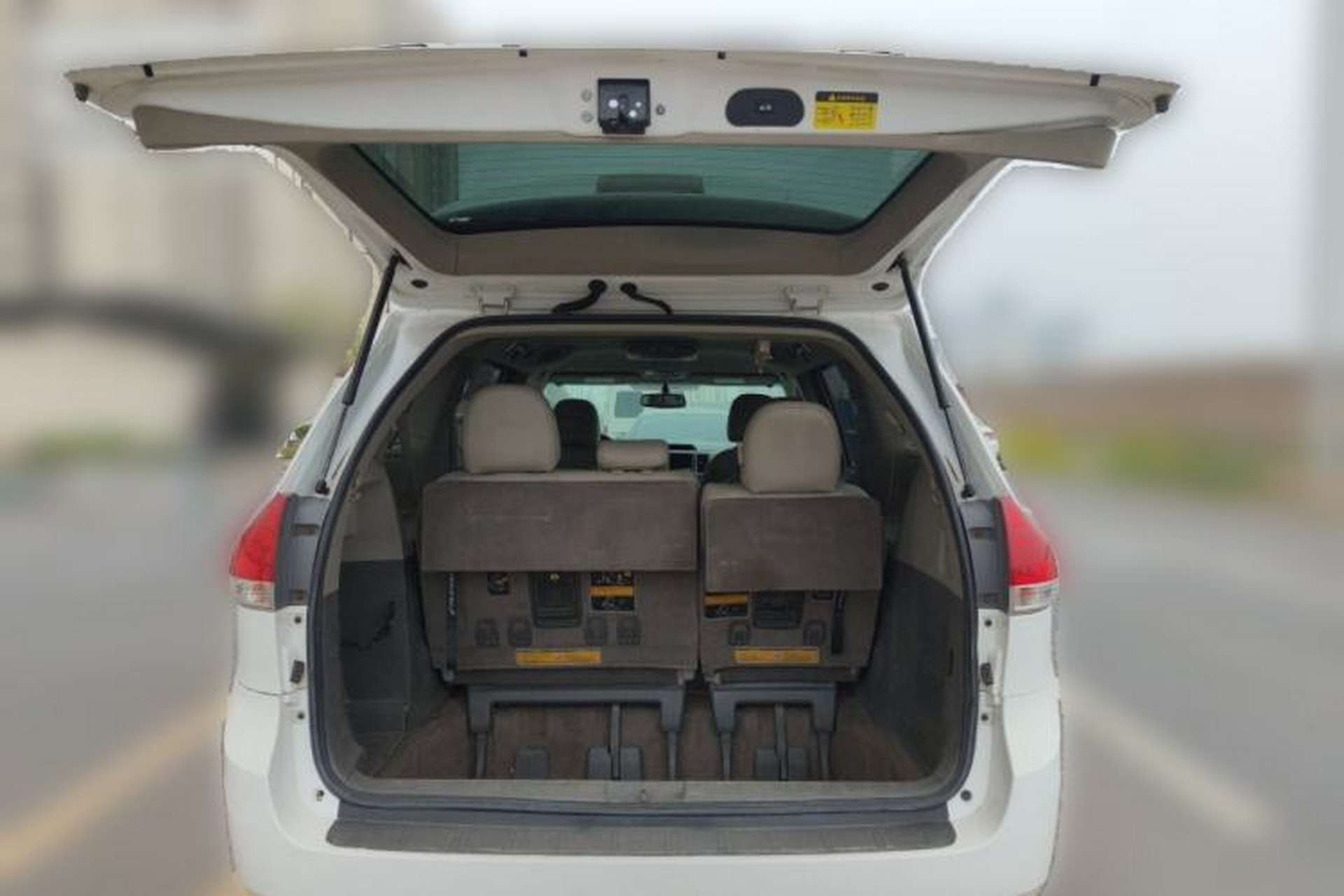 Used Toyota SIENNA  Trunk
