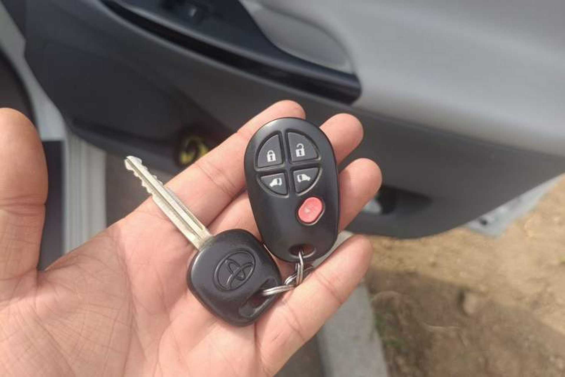 Used Toyota SIENNA  Vehicle Key