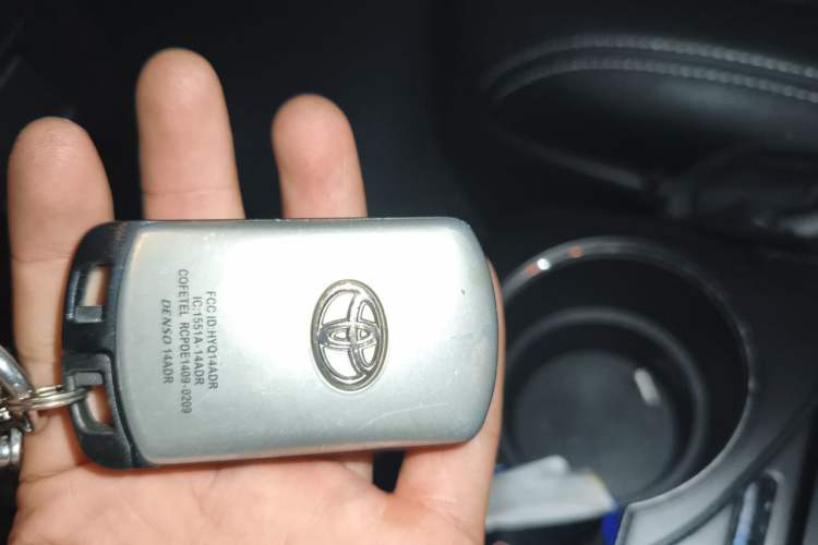 Used Toyota SIENNA  Vehicle Key
