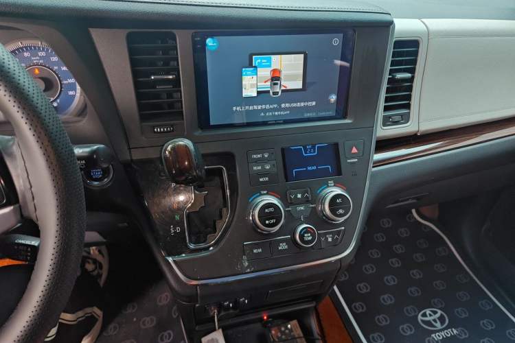 Used Toyota SIENNA 2015 3.5L Automatic 7-Seater Parallel Import Audio And AC Panel