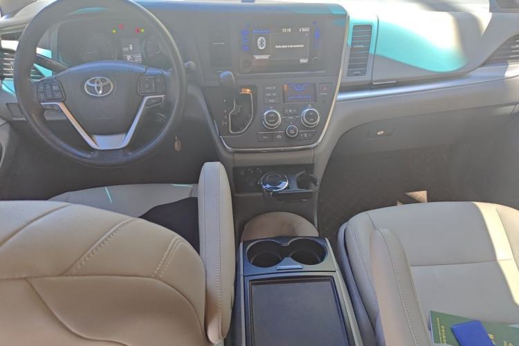 Used Toyota SIENNA 2015 3.5L Two-Wheel Drive LE Center Console