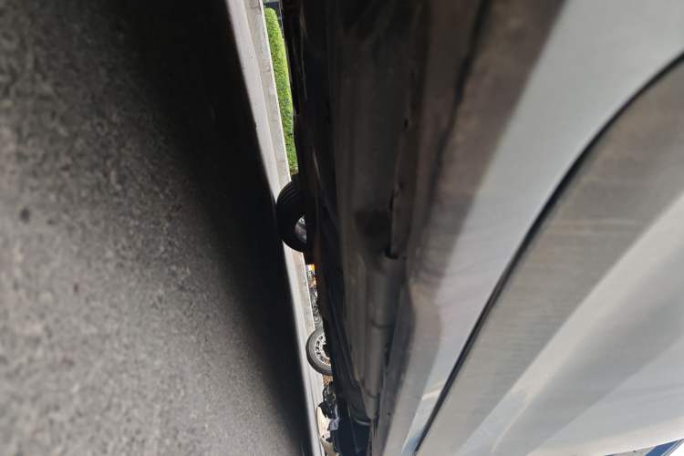 Used Toyota SIENNA 2015 3.5L Two-Wheel Drive LE Chassis Front Left