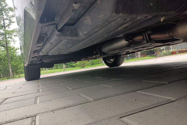 Used Toyota SIENNA 2015 3.5L Two-Wheel Drive LE Chassis Front Right