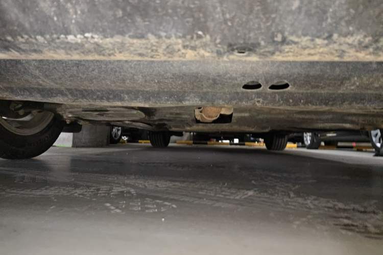 Used Toyota SIENNA 2015 3.5L Two-Wheel Drive LE Chassis Front