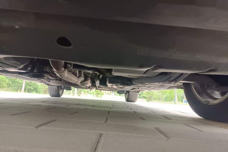 Used Toyota SIENNA 2015 3.5L Two-Wheel Drive LE Chassis Front