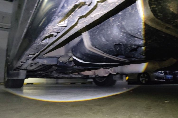 Used Toyota SIENNA 2015 3.5L Four-Wheel Drive L Chassis Rear Left