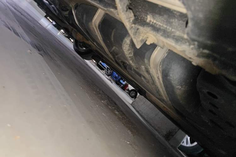 Used Toyota SIENNA 2015 3.5L Two-Wheel Drive LE Chassis Rear Left